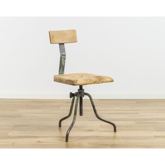 Image 1 of Chaise industrielle vintage 1930