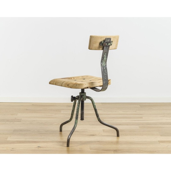 Image 1 of Chaise industrielle vintage 1930