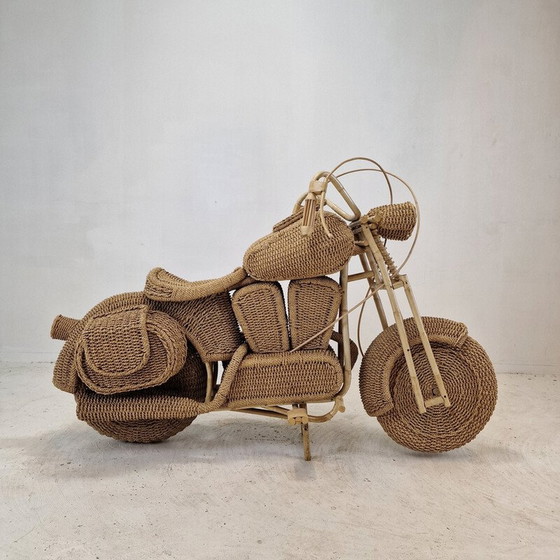 Image 1 of Sculpture vintage de moto Harley Davidson en rotin et saule tressé, USA 1980