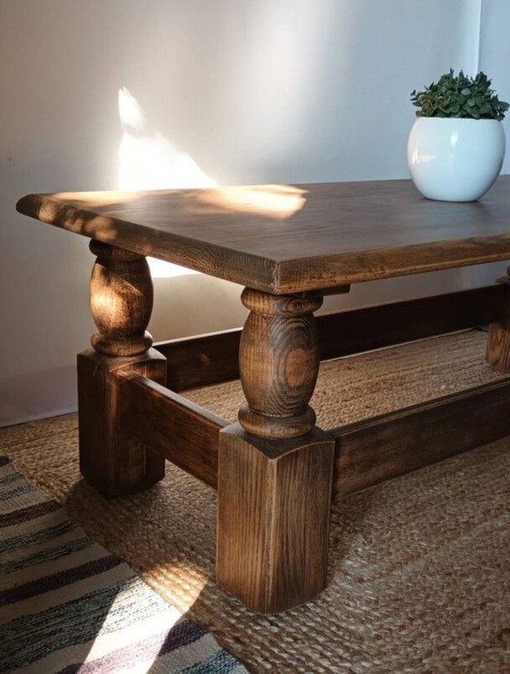 Image 1 of Table Basse En Chêne Massif Vintage 