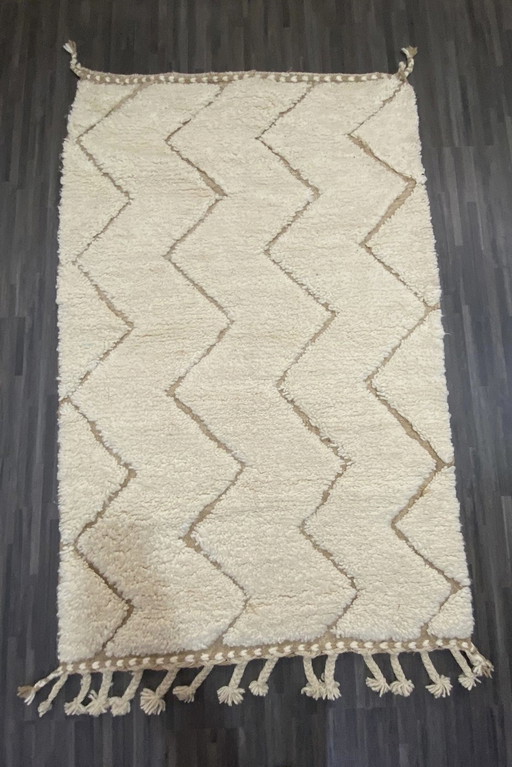 Authentique tapis berbère fait main - Design intemporel en couleur crème