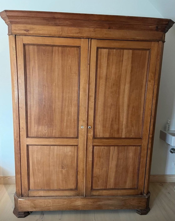 Image 1 of Cabinet Louis Philippe