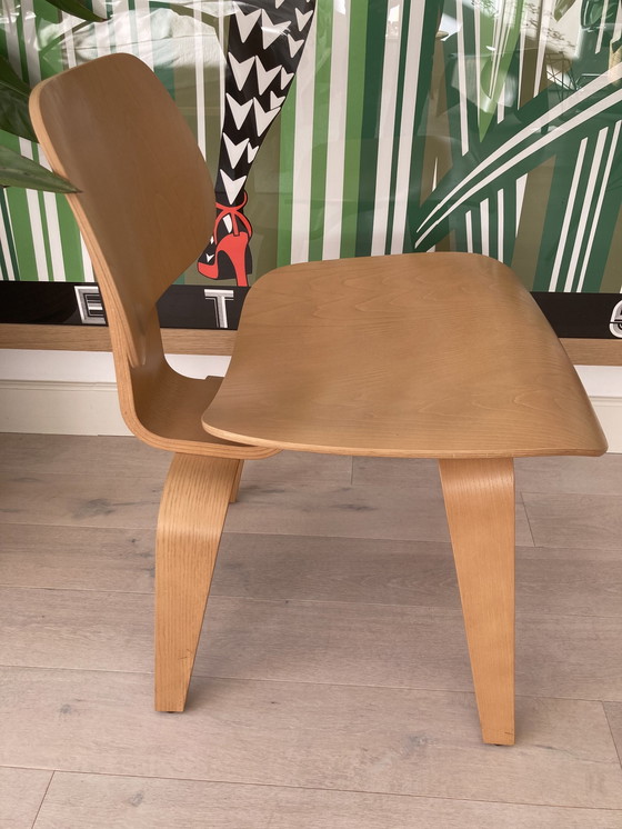 Image 1 of 4X Vitra Dcw stoel