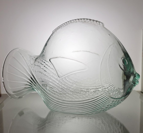 Image 1 of Bocal / Bonbonne En Verre Moulé Forme Poisson