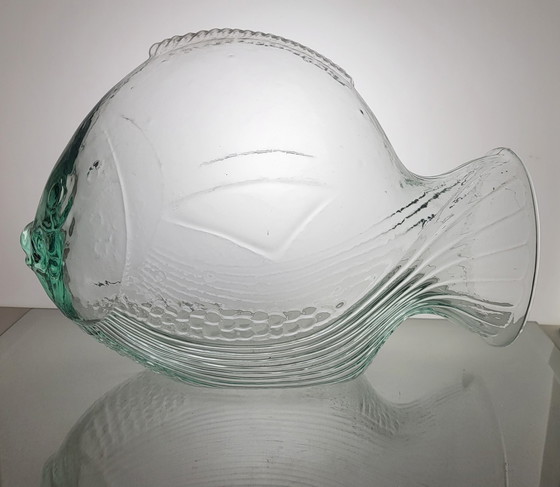 Image 1 of Bocal / Bonbonne En Verre Moulé Forme Poisson