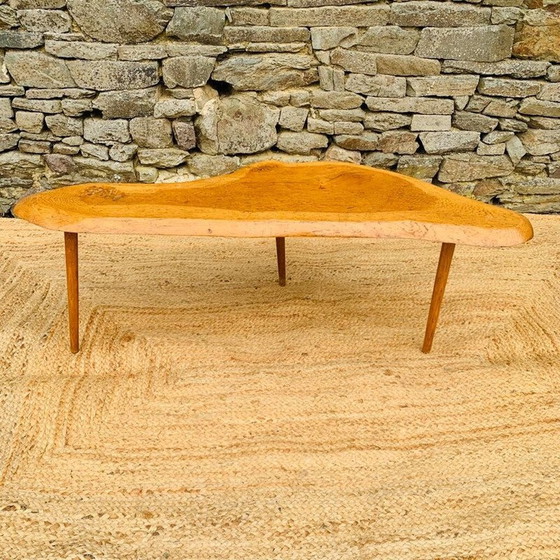 Image 1 of Table basse vintage de forme libre en bois massif, France 1960
