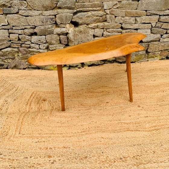 Image 1 of Table basse vintage de forme libre en bois massif, France 1960