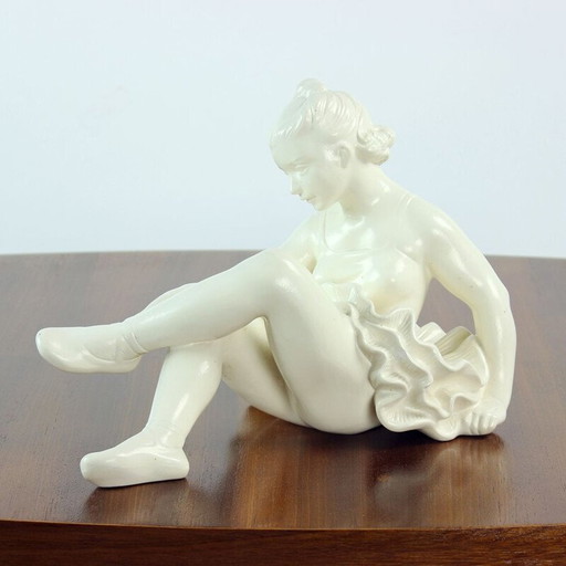 Statue vintage d'une danseuse de ballet en plâtre émaillé par Jihokera, Tchécoslovaquie 1960