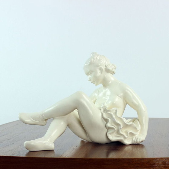 Image 1 of Statue vintage d'une danseuse de ballet en plâtre émaillé par Jihokera, Tchécoslovaquie 1960