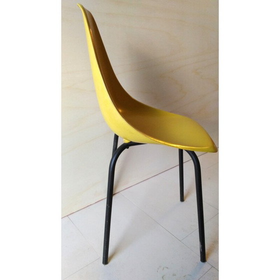 Image 1 of Chaise vintage en fibre de verre jaune d'Alain Richard, 1950