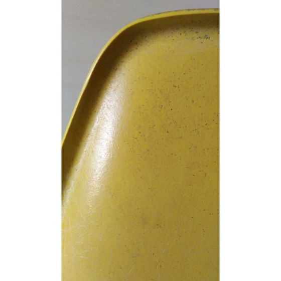Image 1 of Chaise vintage en fibre de verre jaune d'Alain Richard, 1950