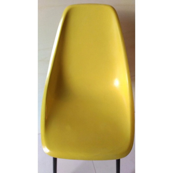 Image 1 of Chaise vintage en fibre de verre jaune d'Alain Richard, 1950