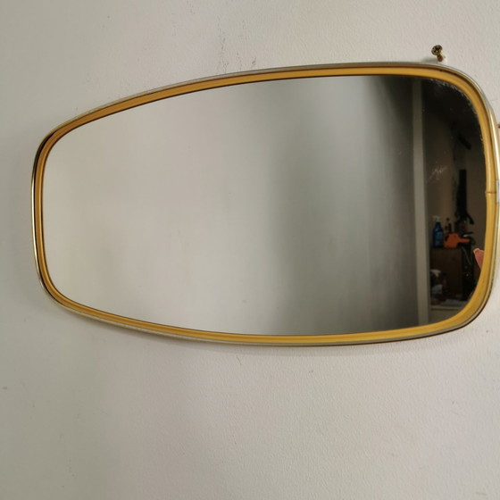 Image 1 of Miroir Vintage Mid Century, miroir de cheminée avec bordures en laiton