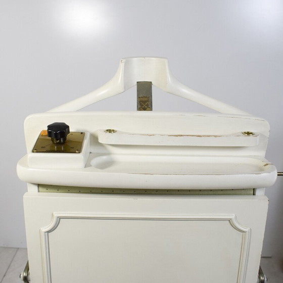 Image 1 of Valet de chambre vintage en bois laqué blanc crème