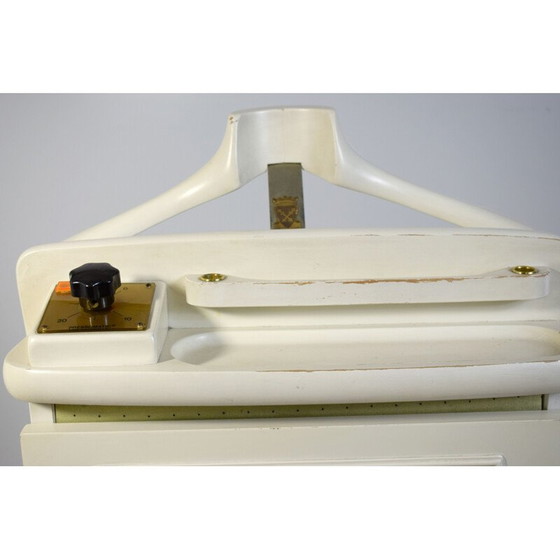 Image 1 of Valet de chambre vintage en bois laqué blanc crème