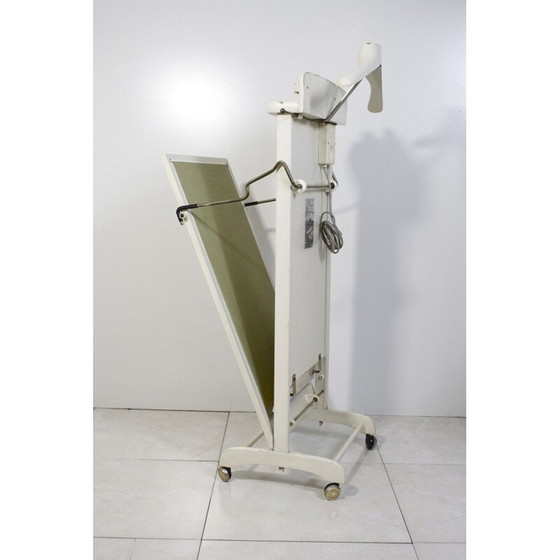 Image 1 of Valet de chambre vintage en bois laqué blanc crème