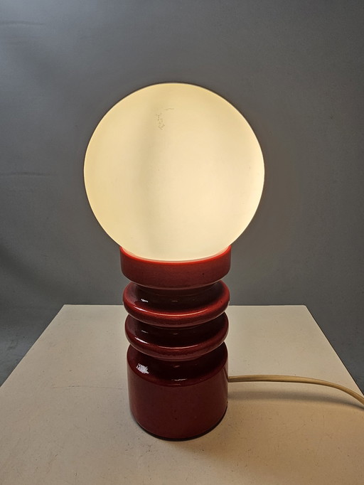 Lampe à poser en céramique rouge avec ampoule