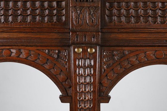 Image 1 of Ancienne chaise à dossier haut en chêne sculpté, style gothique français du 18ème siècle