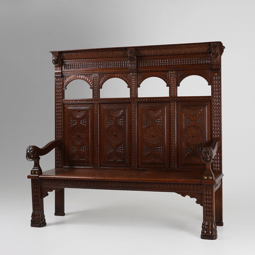 Ancienne chaise à dossier haut en chêne sculpté, style gothique français du 18ème siècle