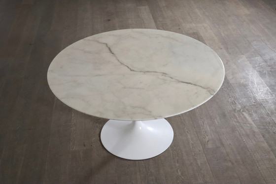 Image 1 of Table de salle à manger Tulip en marbre par Eero Saarinen pour Knoll, 1970S