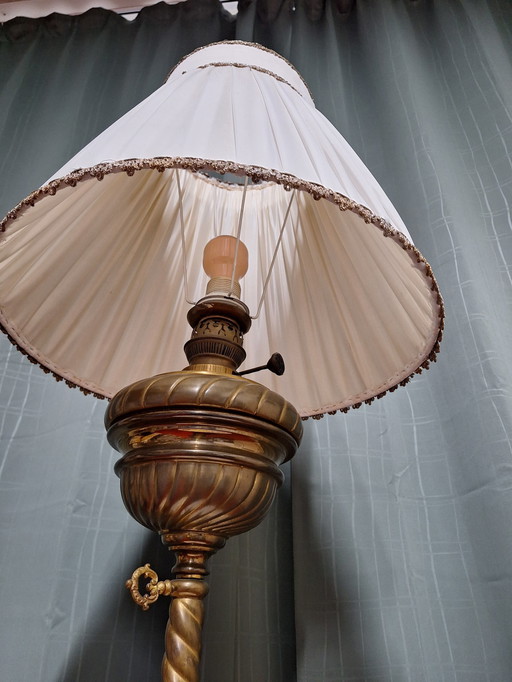 Lampadaire à l'ancienne avec plateau en marbre