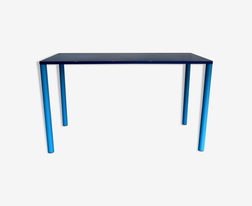 Table Haute Par Julien Renault Pour Hem. 