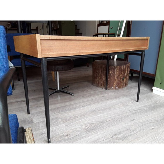Image 1 of Bureau vintage en acajou blond avec pieds en métal noir par Pierre Guariche, 1955