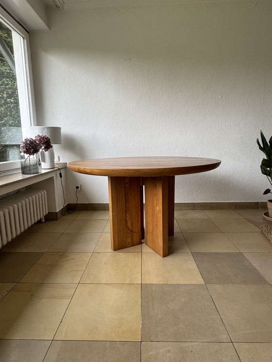 Image 1 of Luigi Gorgoni Table de salle à manger ronde en bois d'orme Roche Bobois 1980