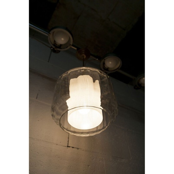 Image 1 of Lustre vintage en verre opalin et laiton, 1930