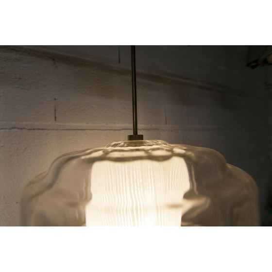 Image 1 of Lustre vintage en verre opalin et laiton, 1930