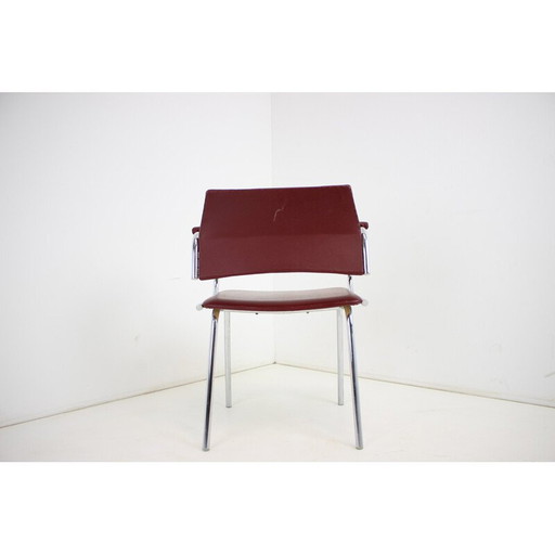 Fauteuil vintage en chrome et faux cuir par Kovona, Tchécoslovaquie 1980