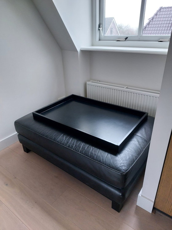 Image 1 of Hocker/Pouf en cuir noir (avec 2 plateaux de service)