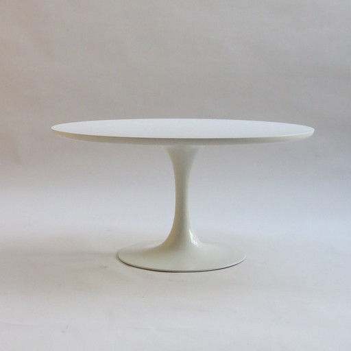 Table basse en tulipe blanche des années 1960 par Maurice Burke pour Arkana