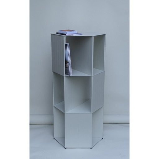 Hexagon, Armoire à poser, Design Nendo, Gris-blanc 107 cm de haut