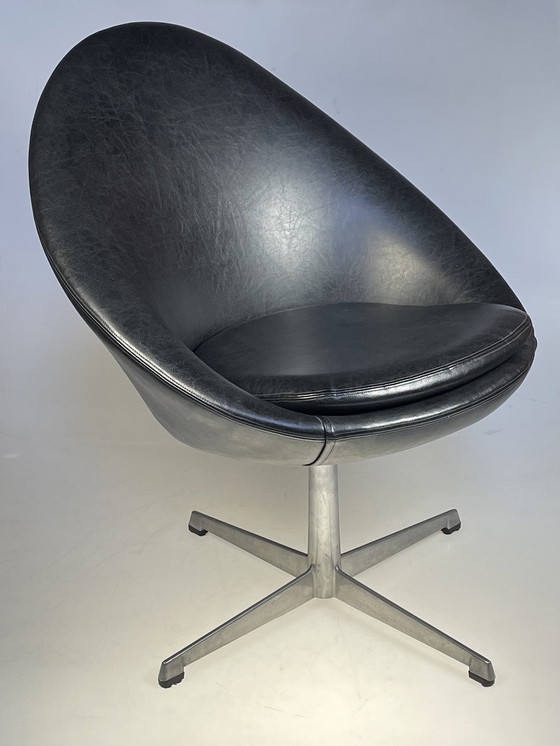 Image 1 of Fauteuil Pastoe, fauteuil Little Egg, fauteuil pivotant des années 1960