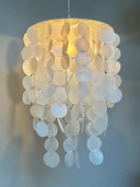 Lot de 2 lampes pendantes en perles Capiz Opaline