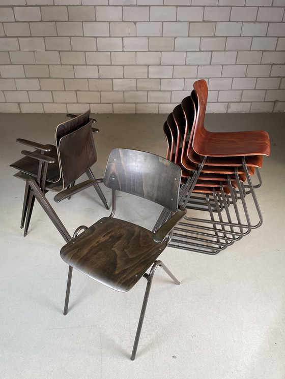 Image 1 of 9X Diverses chaises d'école industrielles d'époque