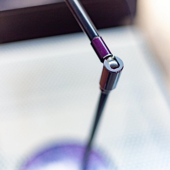 Image 1 of Lampe de table vintage pour Queens Gallery, 1980