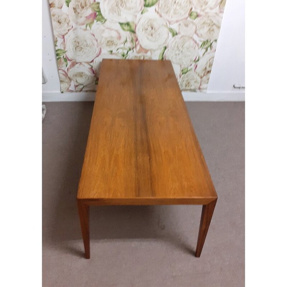 Image 1 of Table basse rectangulaire en bois de rose, 1960