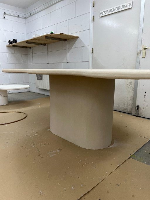 Table de salle à manger en béton ciré