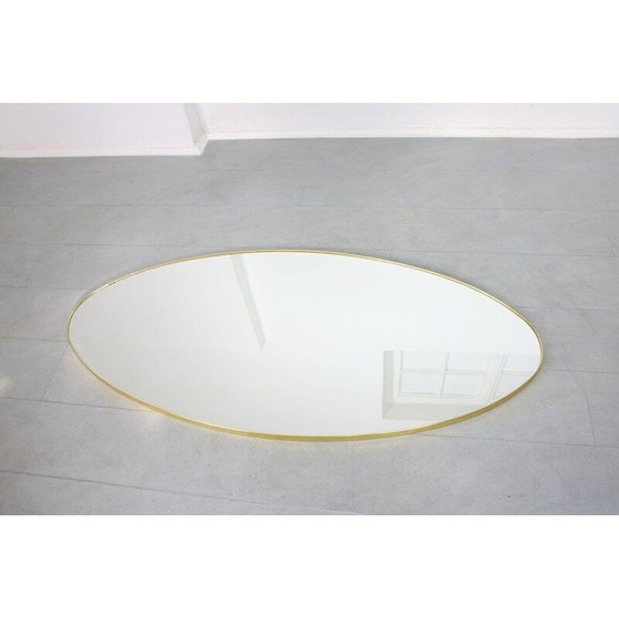 Image 1 of Miroir ovale vintage avec cadre doré, 1970