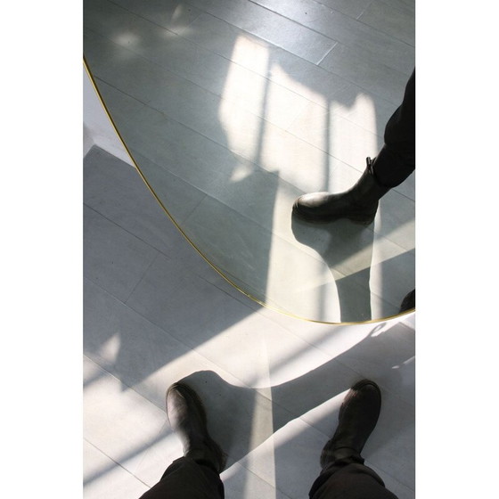 Image 1 of Miroir ovale vintage avec cadre doré, 1970