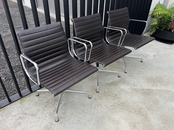 Image 1 of 3X Vitra Eames Ea108 Chaises en cuir