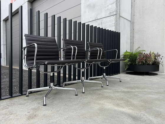 Image 1 of 3X Vitra Eames Ea108 Chaises en cuir