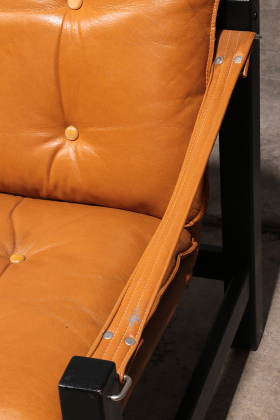 Image 1 of Canapé trois places en cuir vintage avec table basse