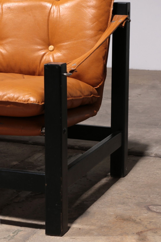 Image 1 of Canapé trois places en cuir vintage avec table basse