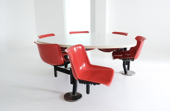 Image 1 of Table de bureau Modus avec 6 sièges pivotants