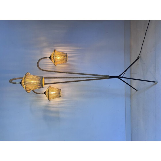 Lampadaire tripode vintage en métal et corde (photo 10 of 11)