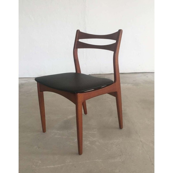 Image 1 of Ensemble de 4 chaises de salle à manger vintage en teck, recouvertes de faux cuir noir, danoises, années 1960