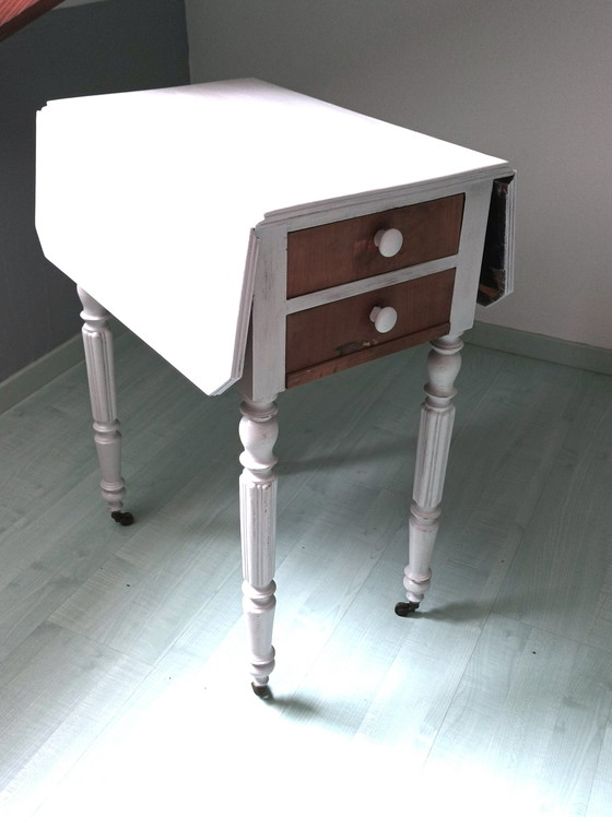 Image 1 of Table Wagon A Abattants
